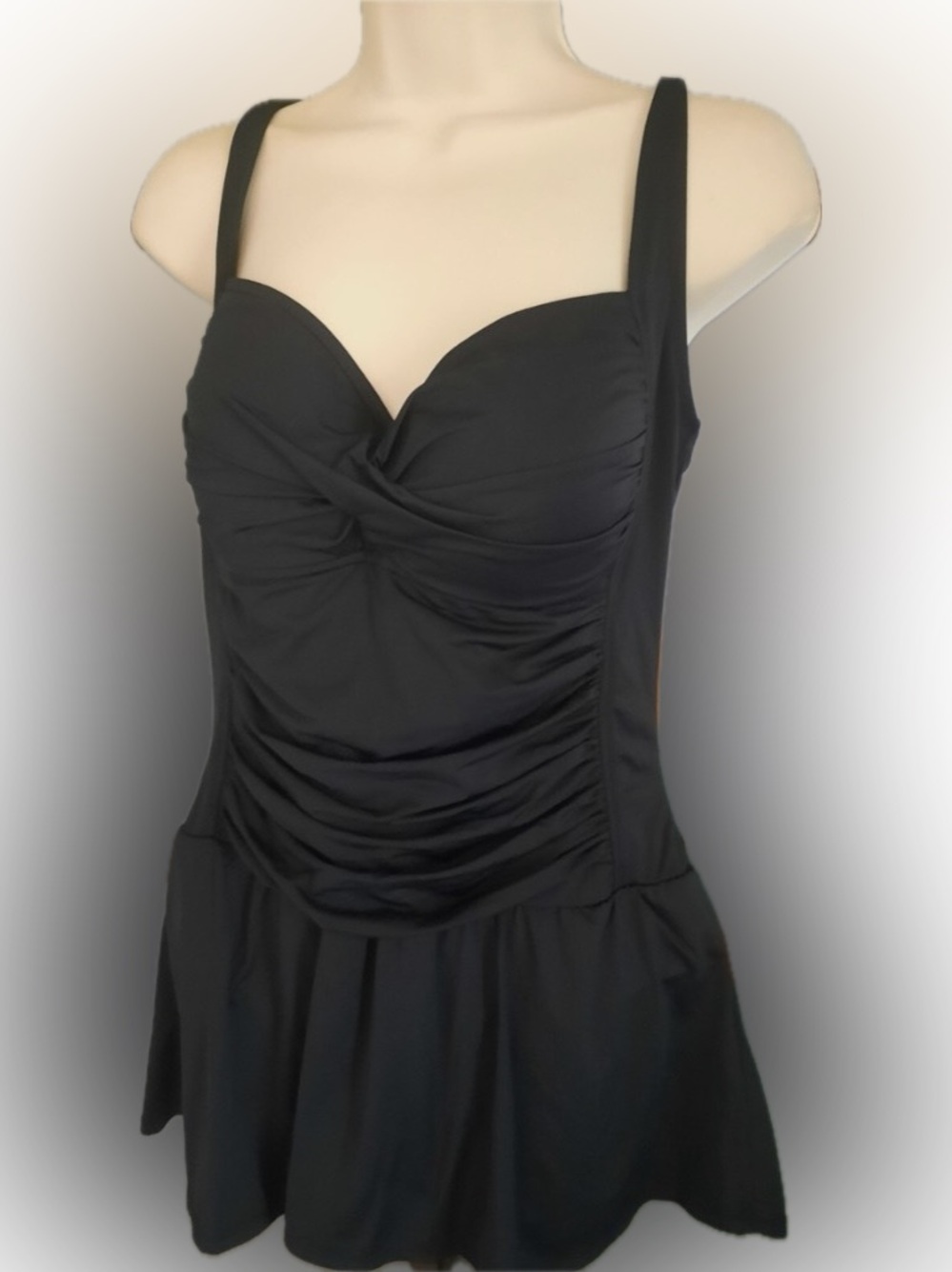 Black Sweetheart Neck,Twist-Front Ruched One-Piece Swimdress